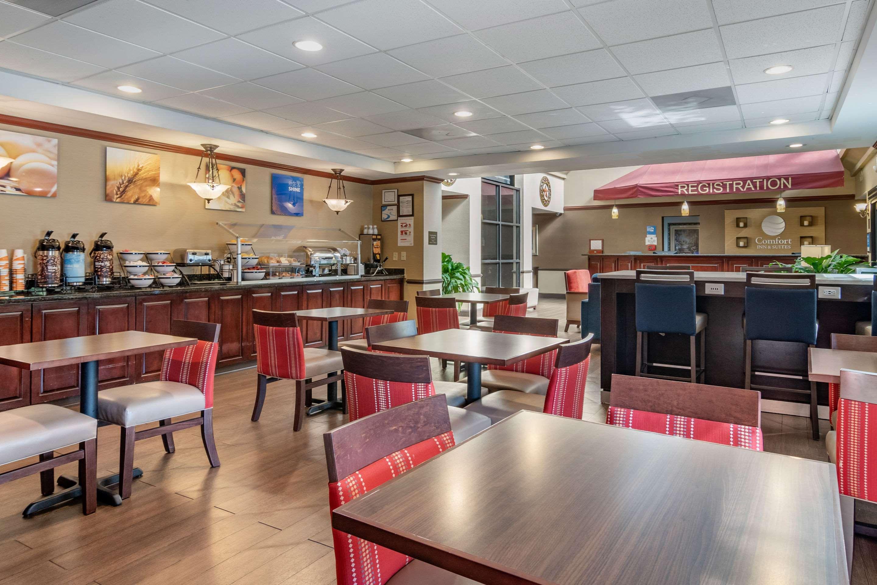 Comfort Inn & Suites Suwanee - Sugarloaf Exterior foto