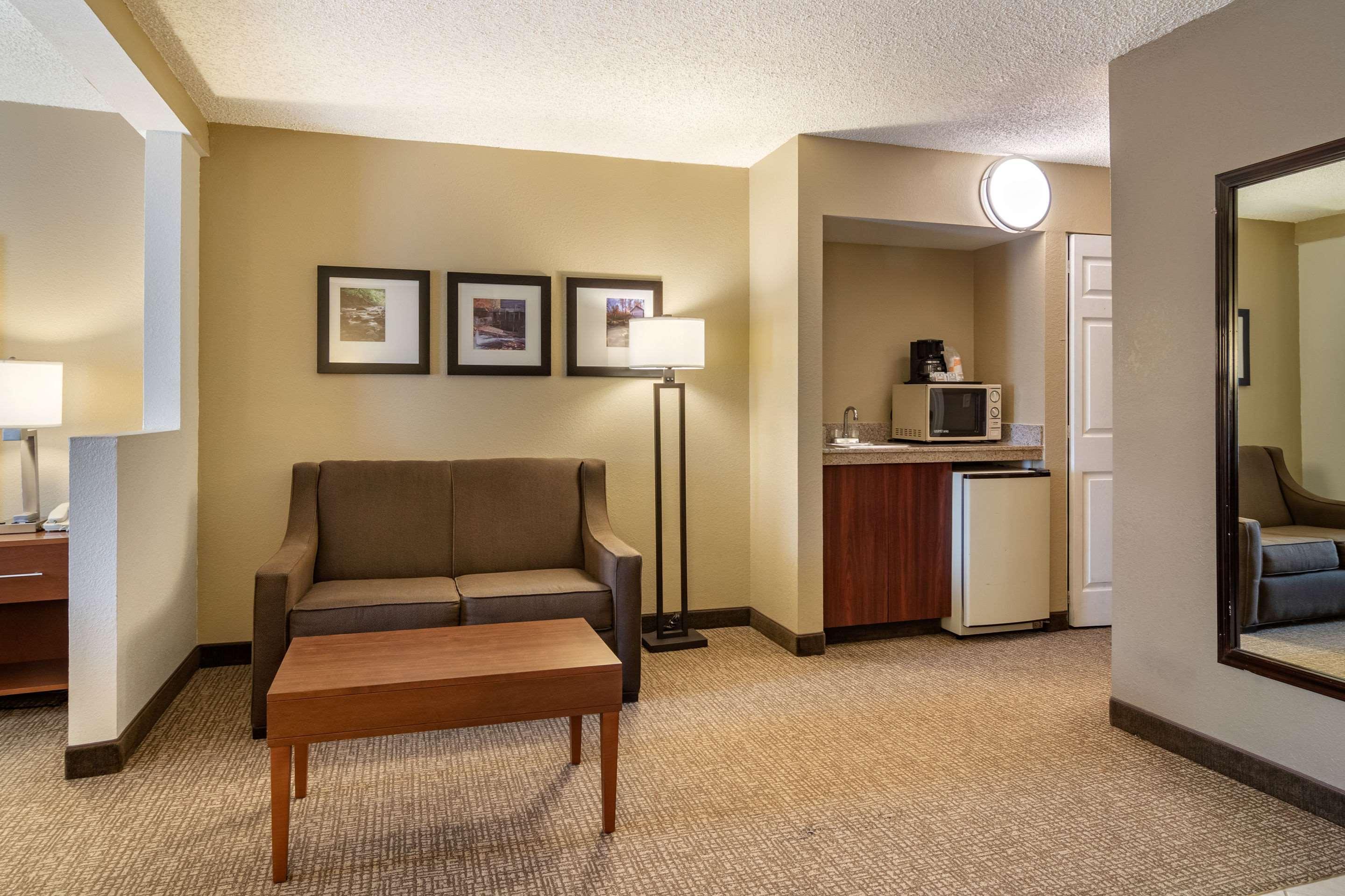 Comfort Inn & Suites Suwanee - Sugarloaf Exterior foto